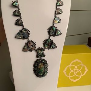 Kendra Scott Havana necklace gunmetal/abalone